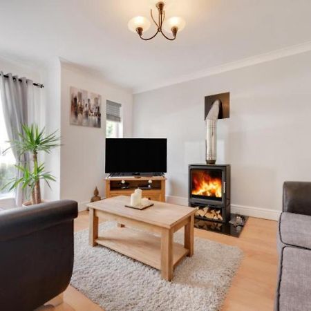 3 Bed Holiday Home In Llandeilo With Log Burner Extérieur photo